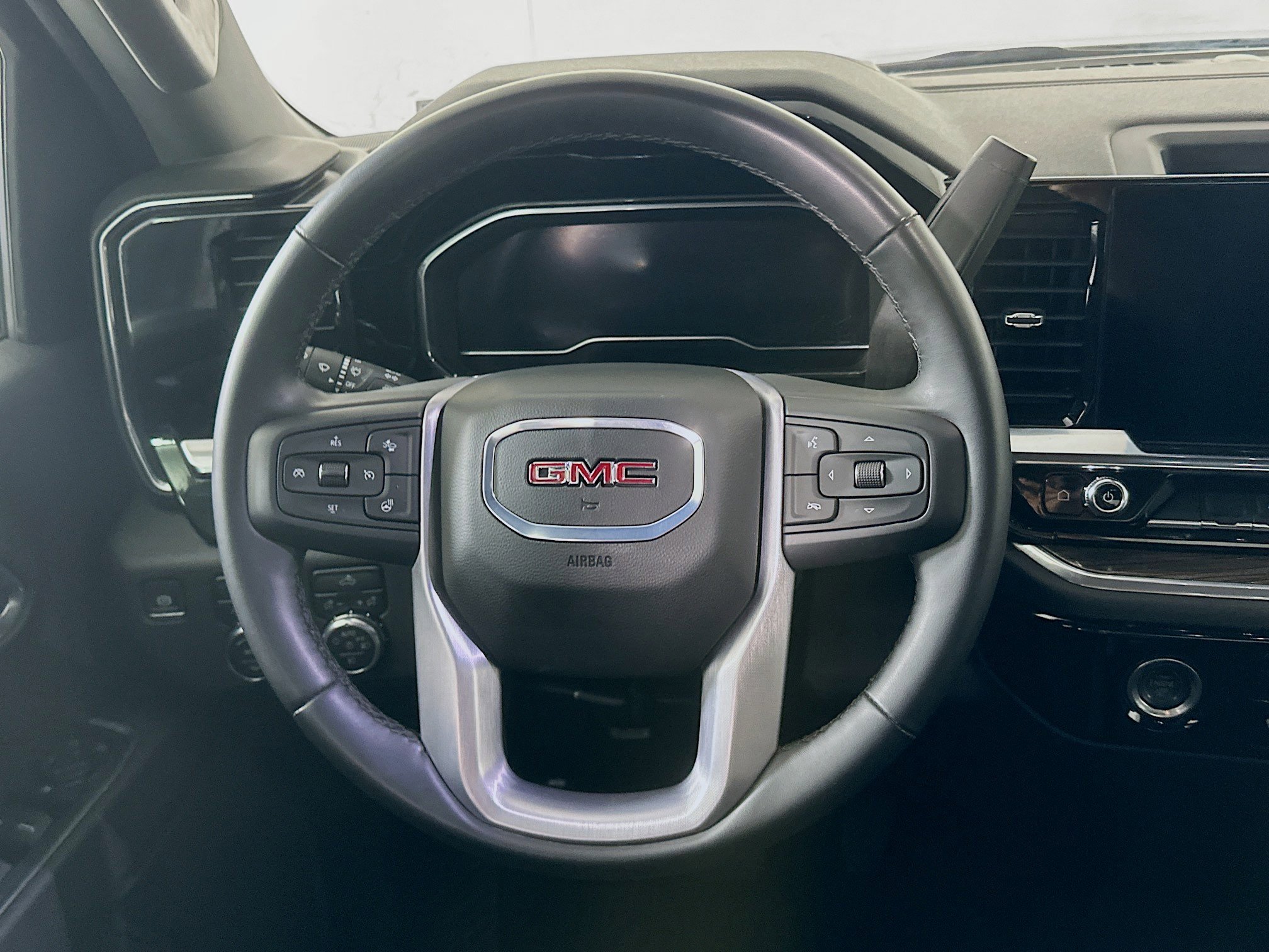 Used 2024 GMC Sierra 1500 Elevation image 17