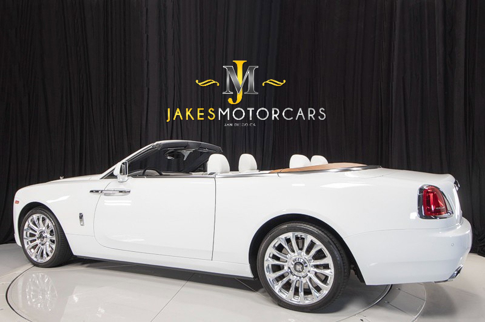 Used 2020 Rolls-Royce Dawn RWD image 6