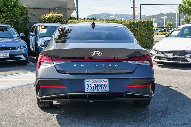 Certified 2025 Hyundai Elantra SEL FWD image 6