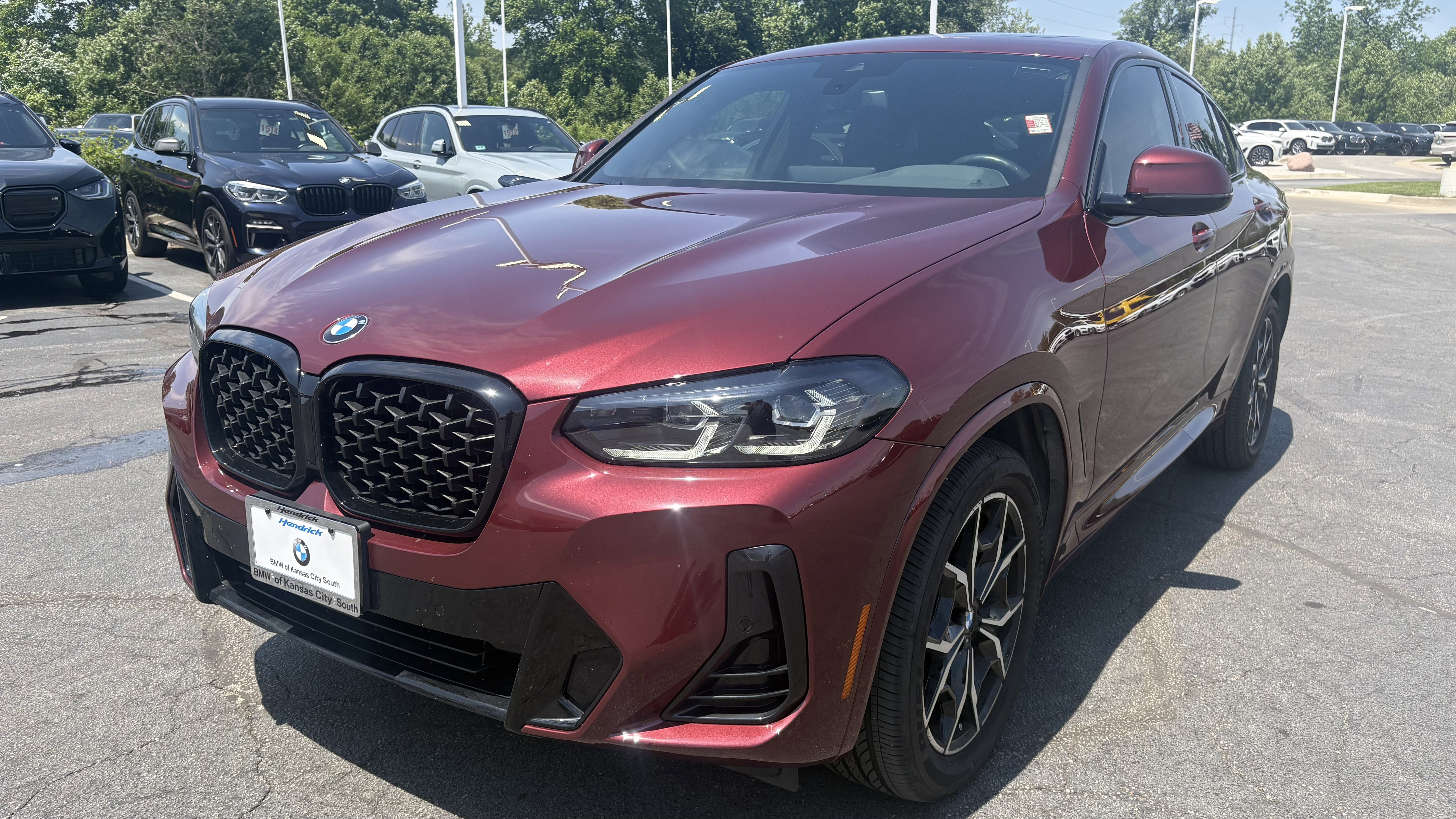 Used 2023 BMW X4 xDrive30i w/ M Sport Package AWD/4WD image 5