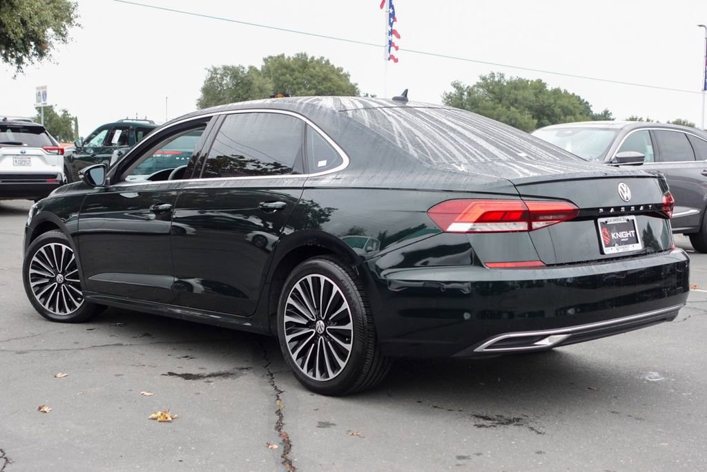 Used 2022 Volkswagen Passat 2.0T image 9