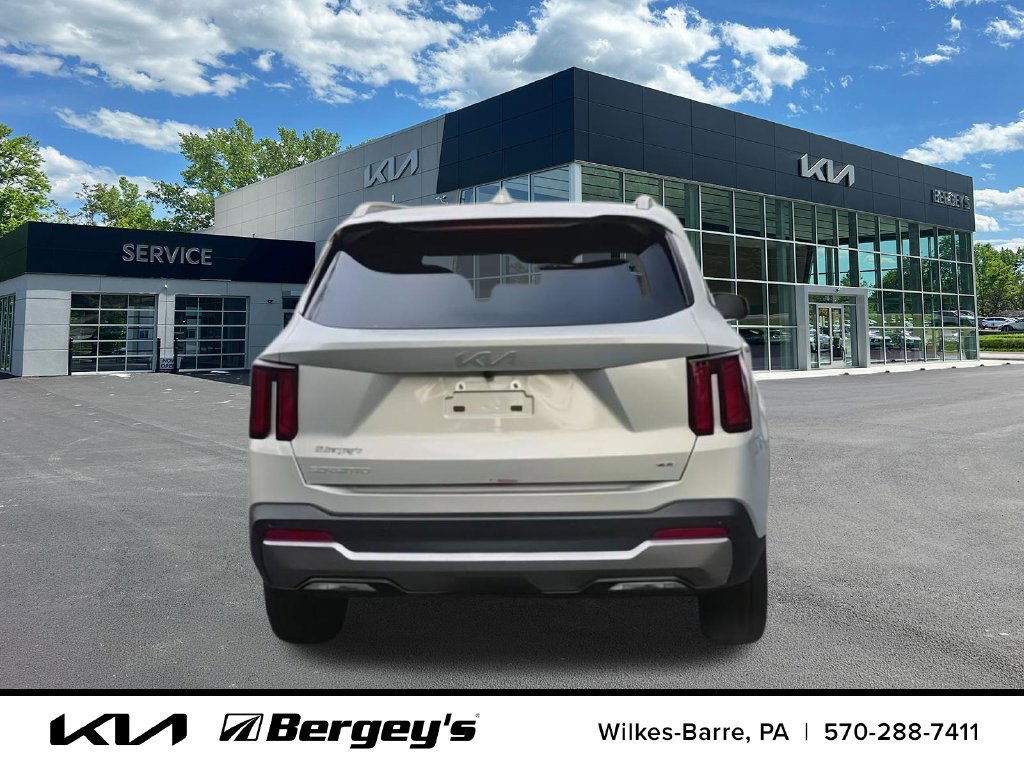 Certified 2026 Kia Sorento S w/ S Panoramic Sunroof Package AWD/4WD image 8