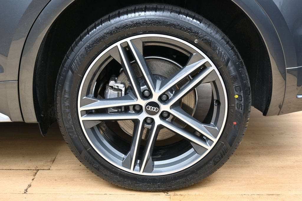 Used 2022 Audi Q5 e Premium w/ Convenience Package AWD/4WD image 17