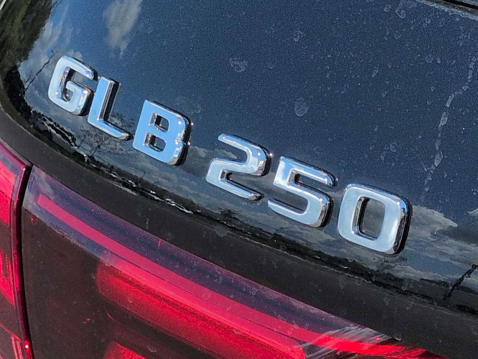 Used 2026 Mercedes-Benz GLB 250 4MATIC image 13