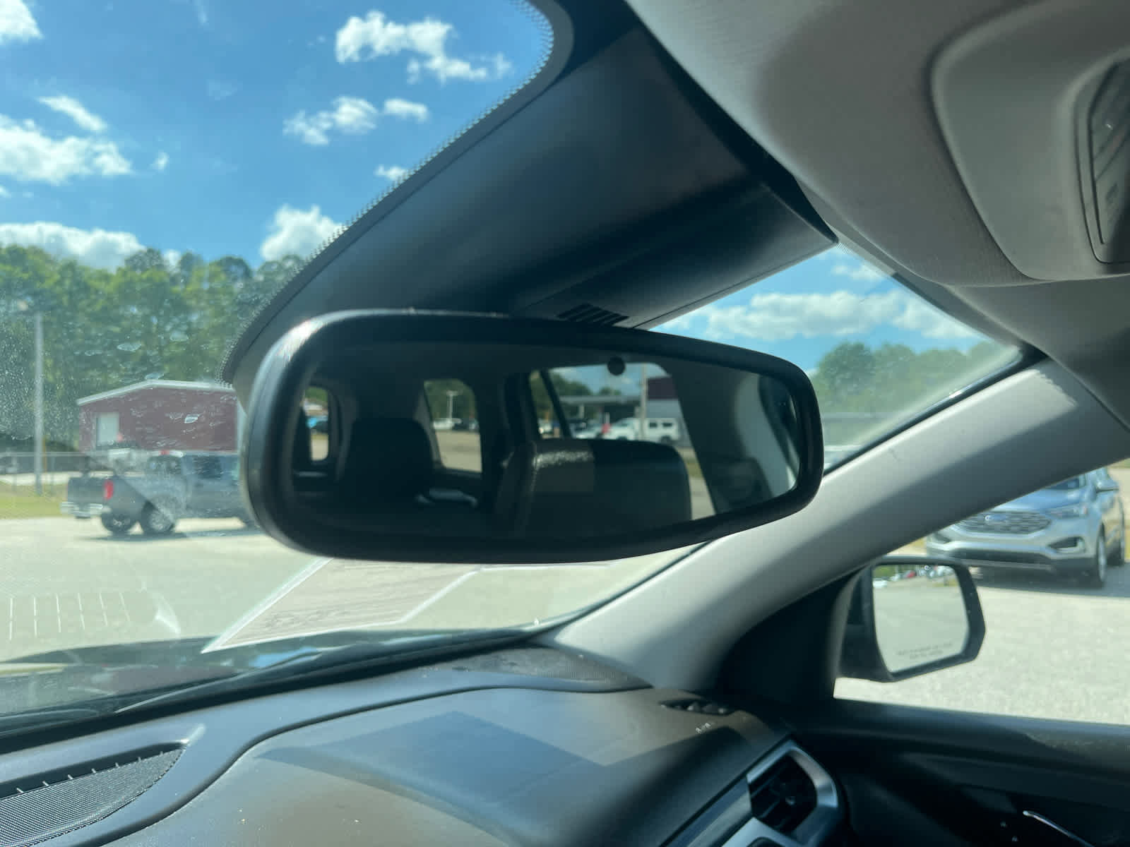 Used 2022 GMC Acadia SLT w/ Technology Package image 27