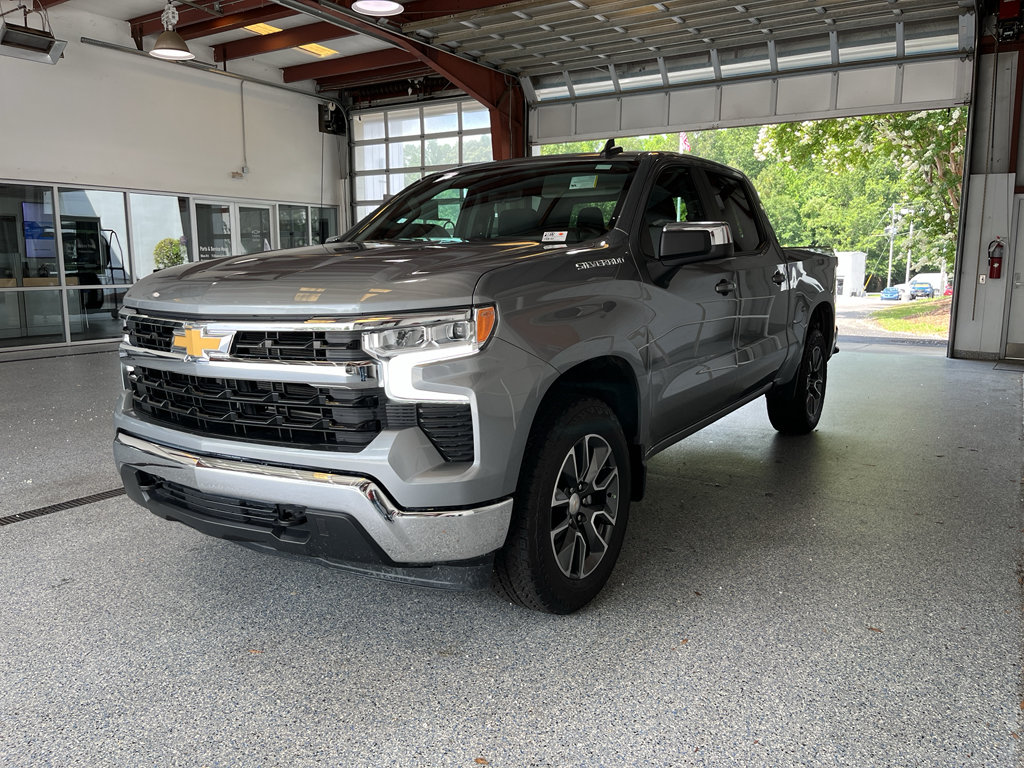 Used 2023 Chevrolet Silverado 1500 LT AWD/4WD image 4