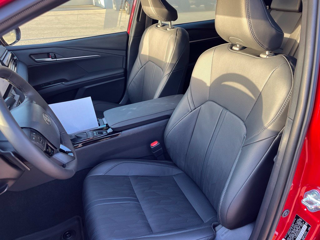 Used 2026 Toyota Camry XSE w/ Premium Plus Package FWD image 8