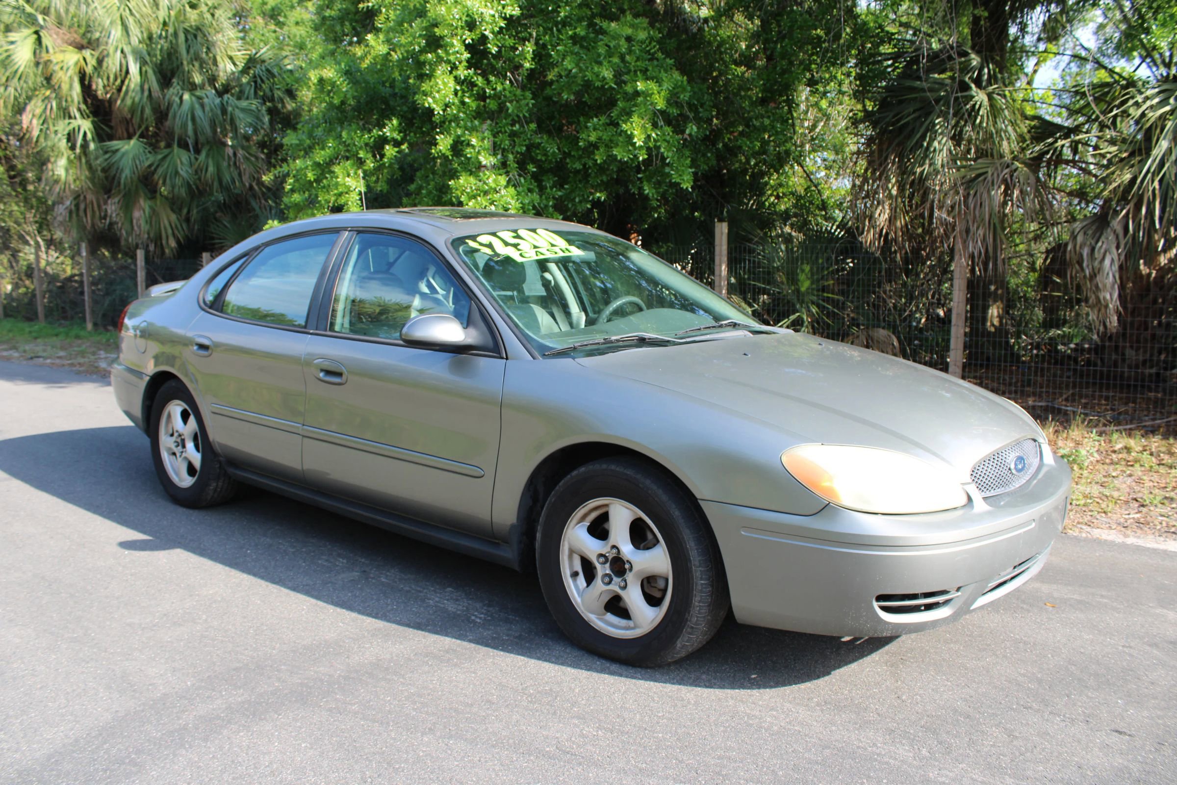 Used 2004 Ford Taurus SES image 13