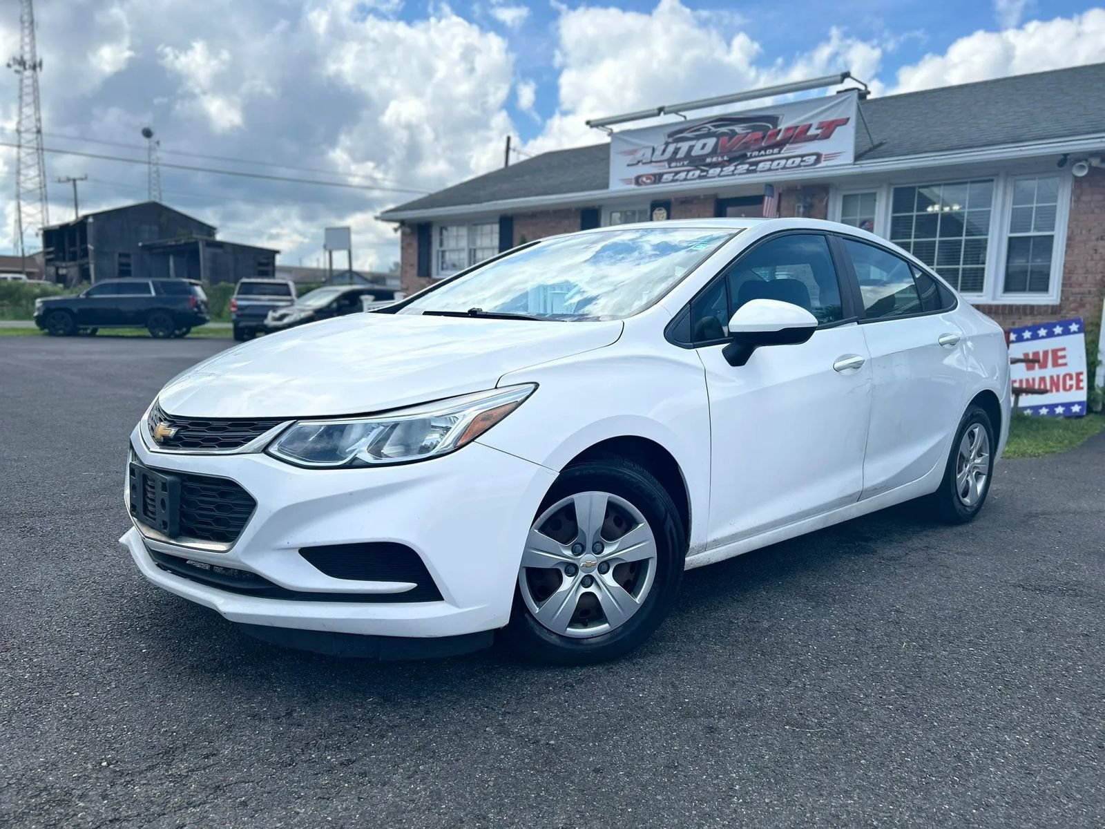 Used 2017 Chevrolet Cruze LS FWD image 1