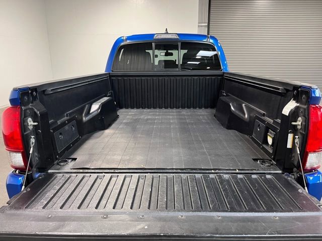 Used 2016 Toyota Tacoma TRD Sport w/ Towing Package image 16