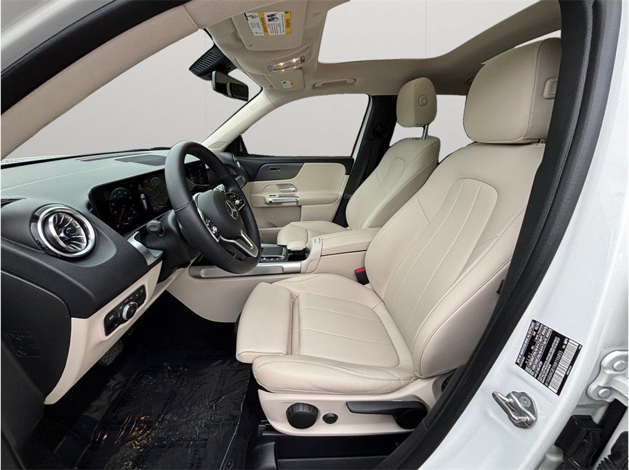 Used 2022 Mercedes-Benz GLB 250 image 2