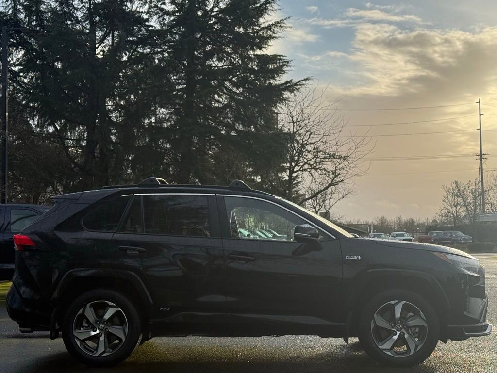 Used 2024 Toyota RAV4 SE image 6