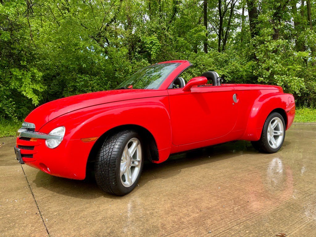 Used 2004 Chevrolet SSR w/ Preferred Equipment Group RWD image 10