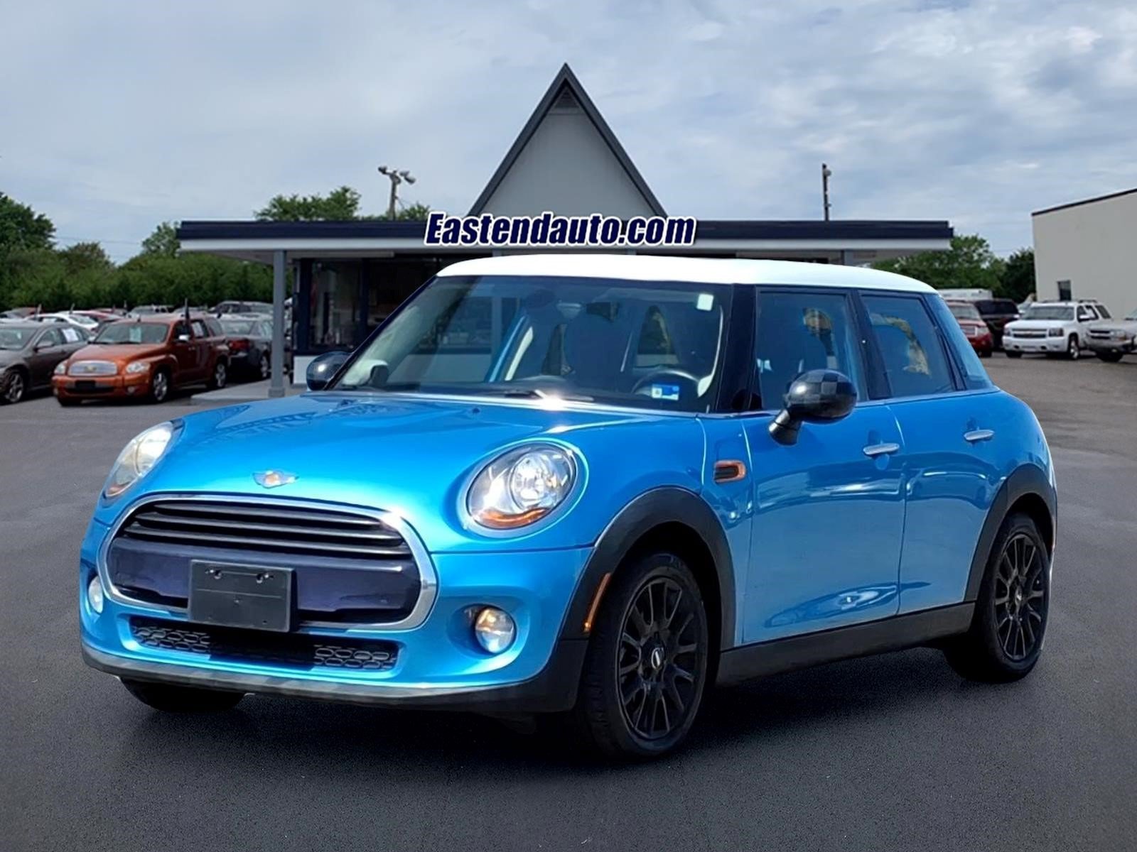 Used 2016 MINI Cooper 4-Door Hardtop FWD image 1