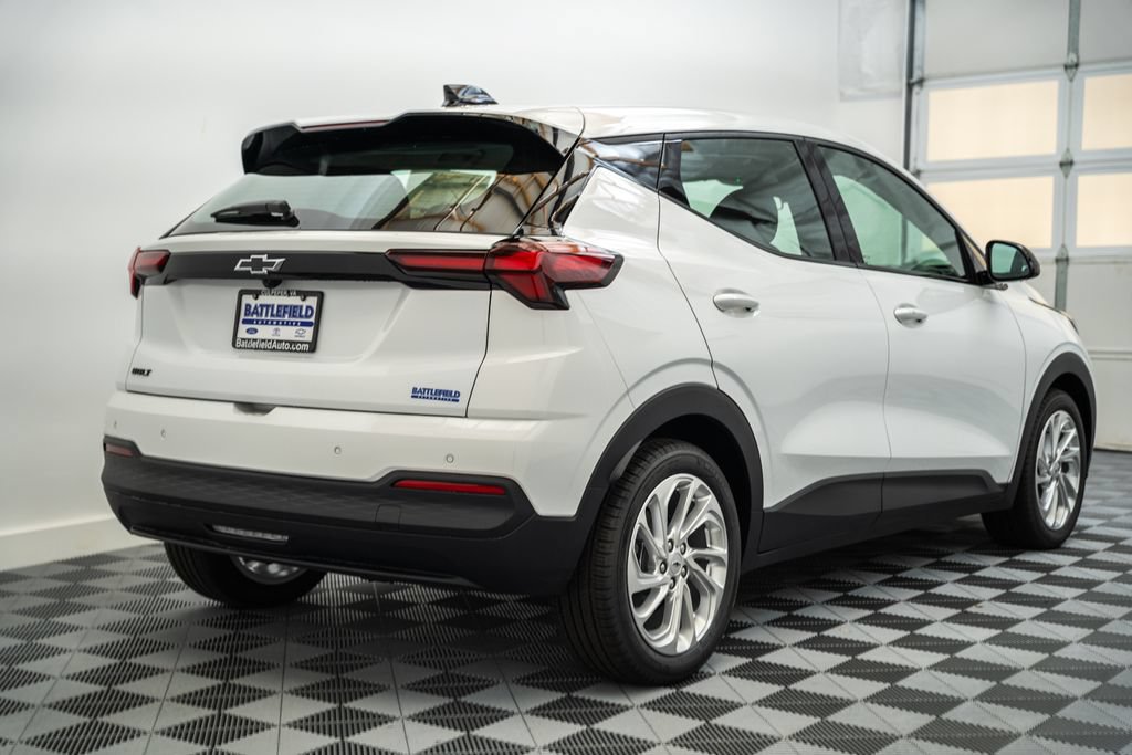 New 2027 Chevrolet Bolt LT w/ LPO, All-Weather Package FWD image 5