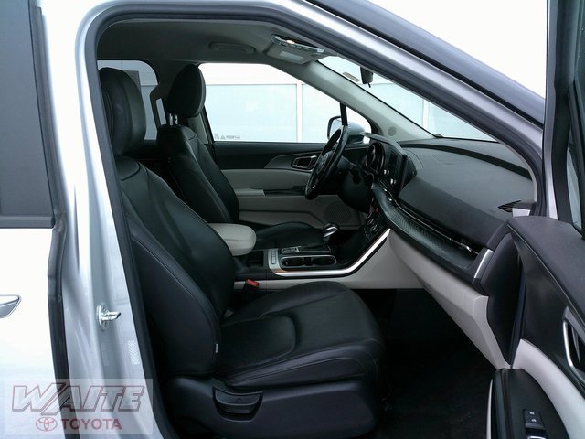 Used 2023 Kia Carnival LX image 26