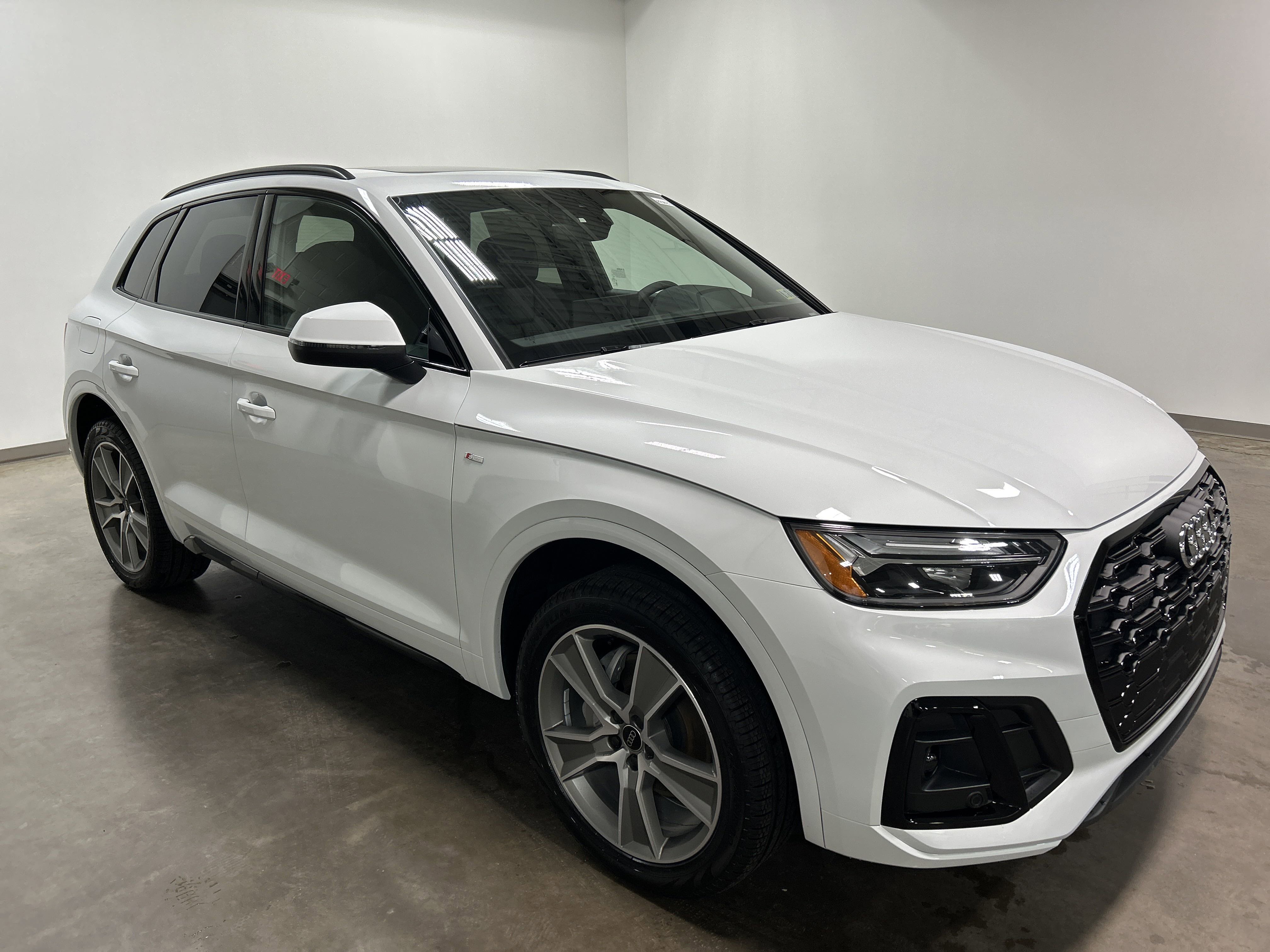 New 2025 Audi Q5 2.0T Premium image 2