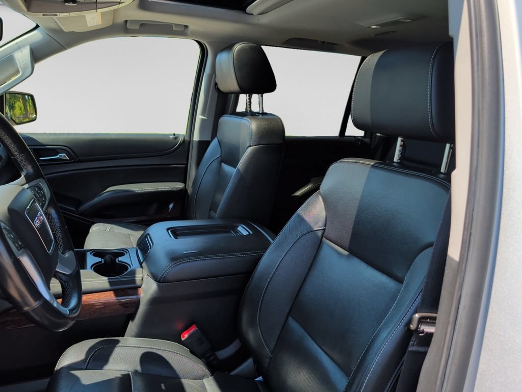 Used 2020 GMC Yukon XL SLT w/ Premium Edition AWD/4WD image 17