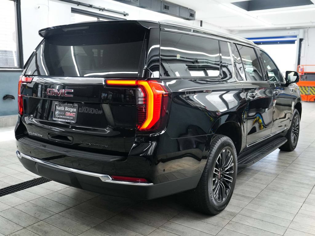 Used 2025 GMC Yukon XL Elevation w/ LPO, Elevation Black Package AWD/4WD image 8