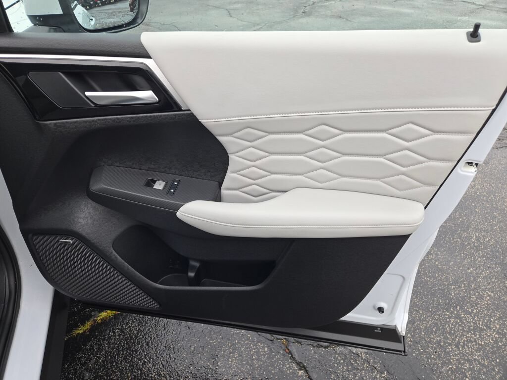 Used 2025 Mitsubishi Outlander SEL AWD/4WD image 5