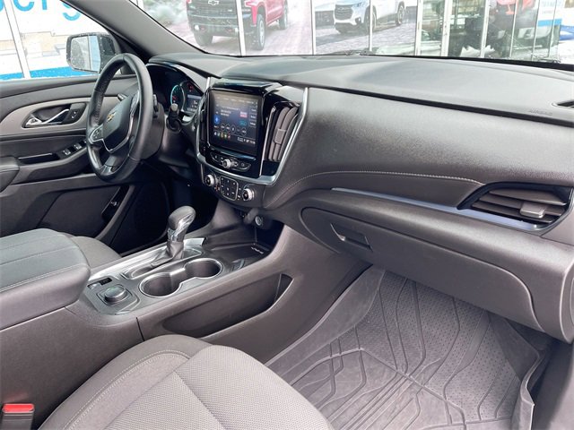 Certified 2023 Chevrolet Traverse LT w/ Rear Camera Mirror Package image 27