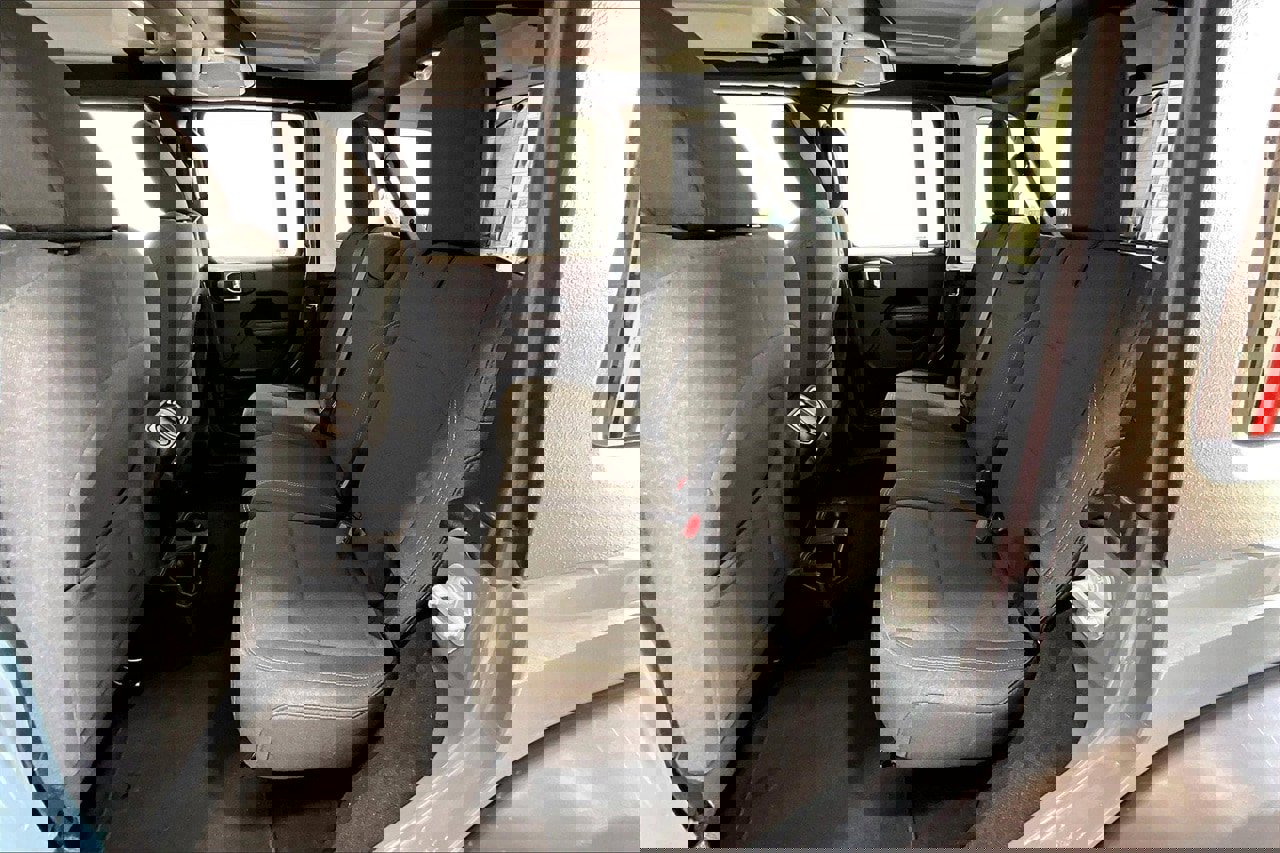 Used 2024 Jeep Wrangler Sport S image 19