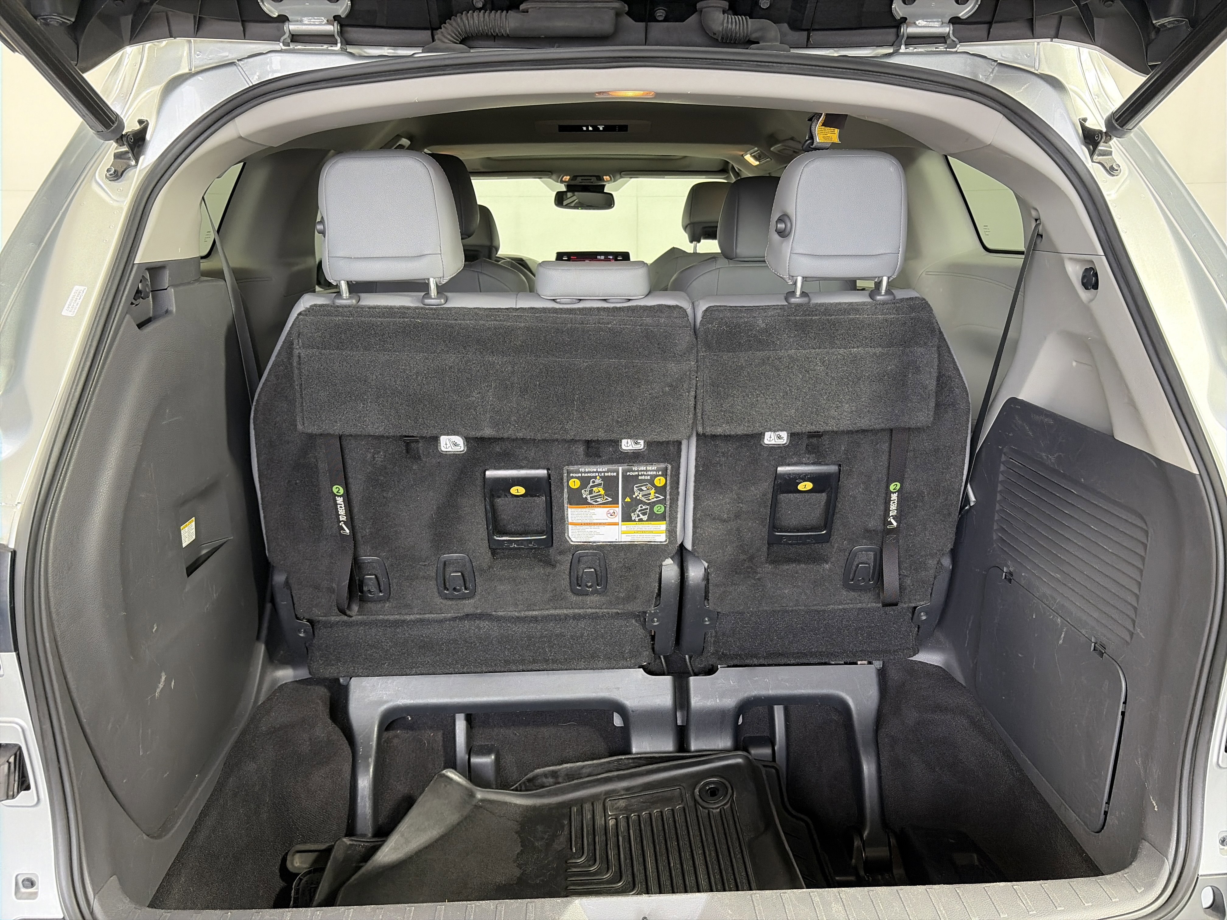 Used 2021 Toyota Sienna XLE image 15