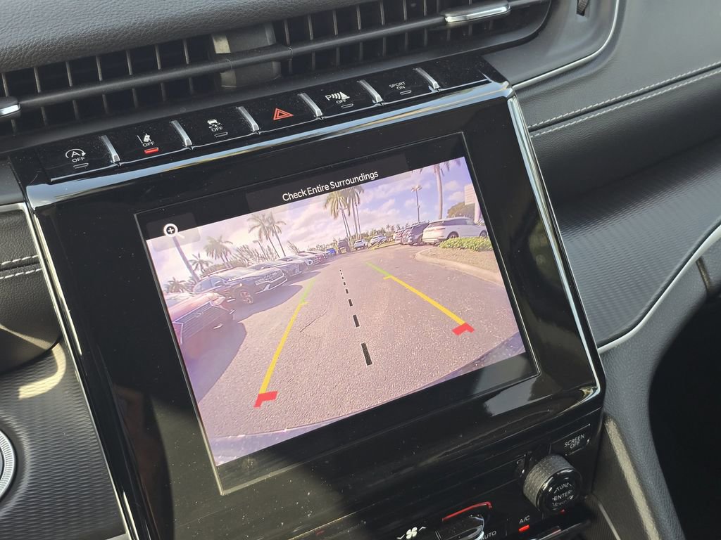 Used 2023 Jeep Grand Cherokee Laredo X image 25