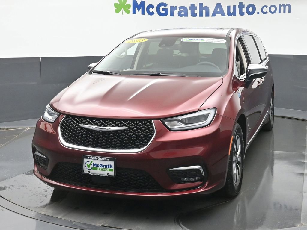 Used 2023 Chrysler Pacifica Limited image 5