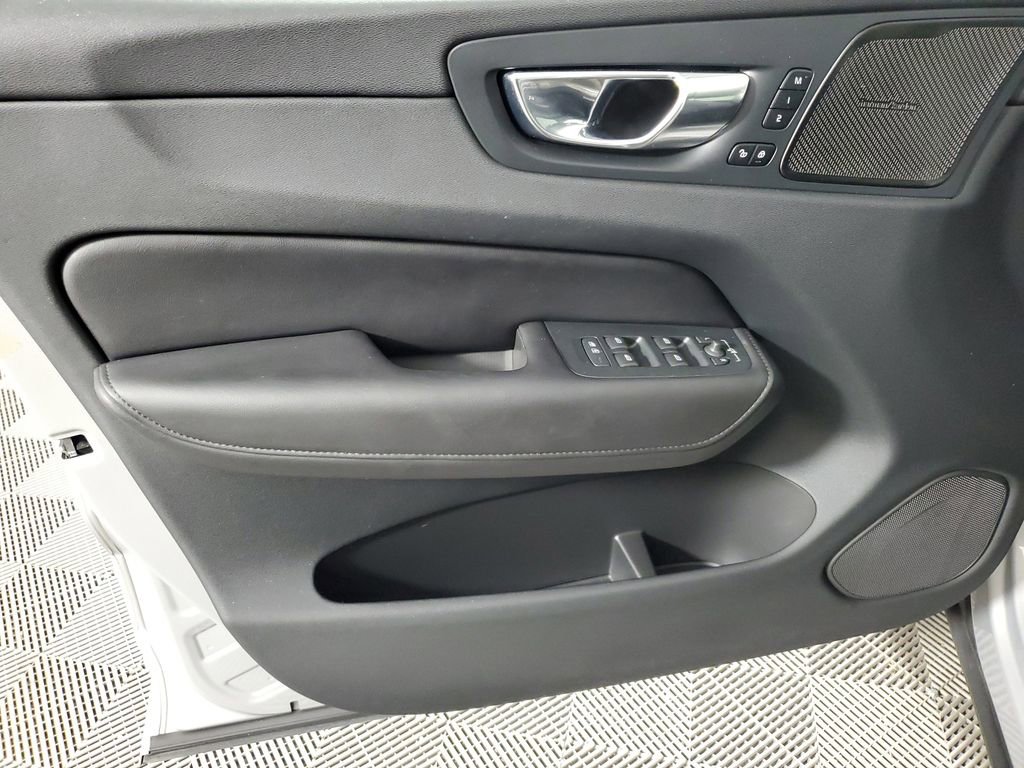 Certified 2023 Volvo XC60 B5 Plus w/ Protection Package Premier image 21