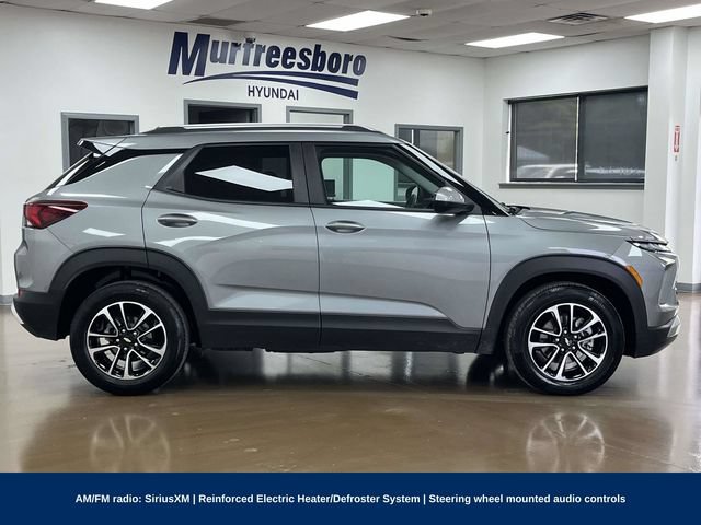 Used 2025 Chevrolet TrailBlazer LT FWD image 4
