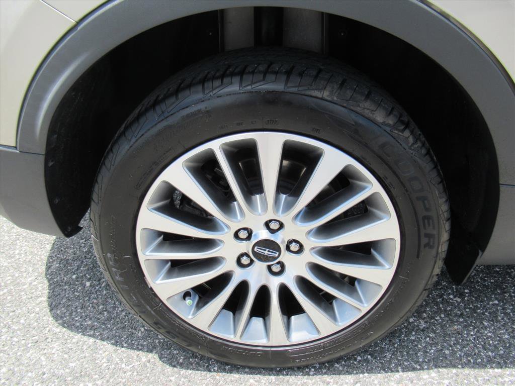 Used 2017 Lincoln MKC Reserve FWD image 8