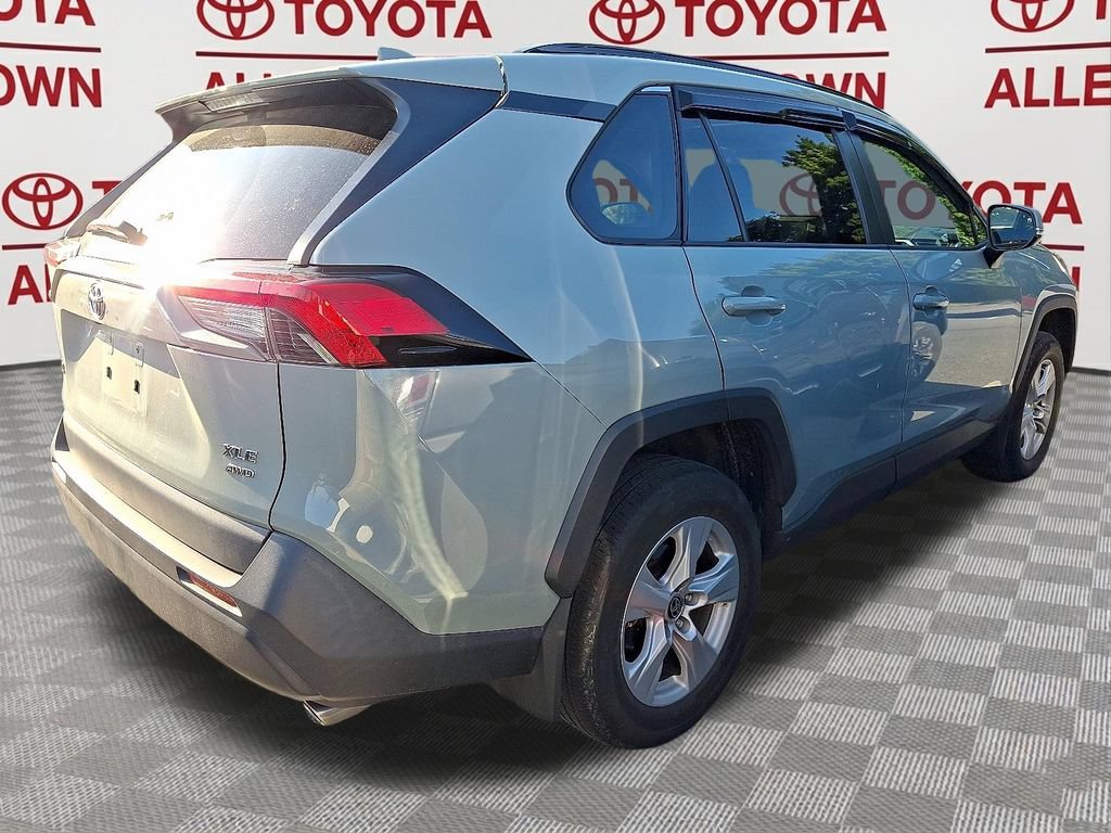 Used 2021 Toyota RAV4 XLE w/ Convenience Package AWD/4WD image 8
