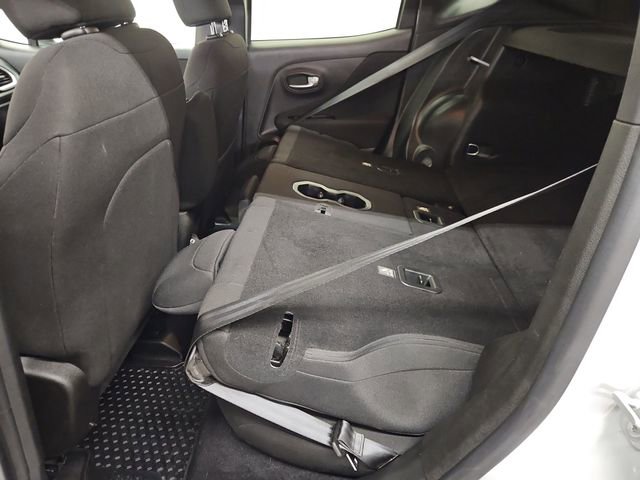 Used 2021 Jeep Renegade Latitude w/ Luxury Group I image 38