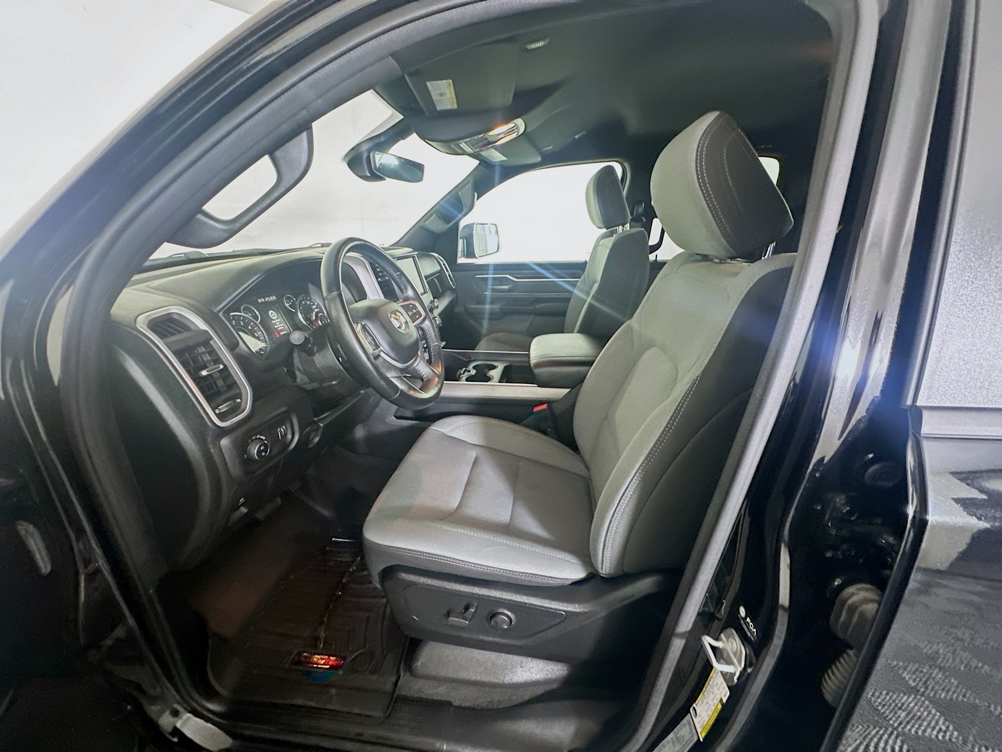Used 2023 RAM 1500 Lone Star AWD/4WD image 13