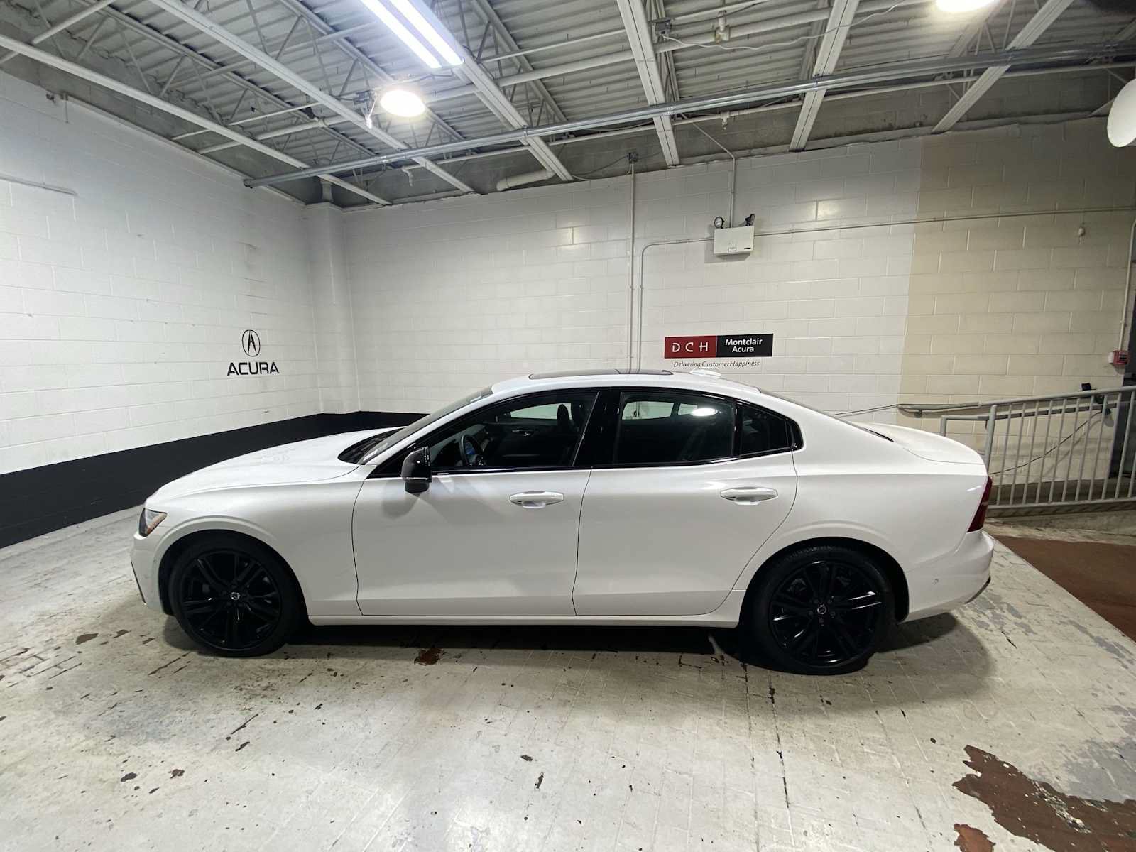 Used 2023 Volvo S60 B5 Plus w/ Climate Package AWD/4WD image 3