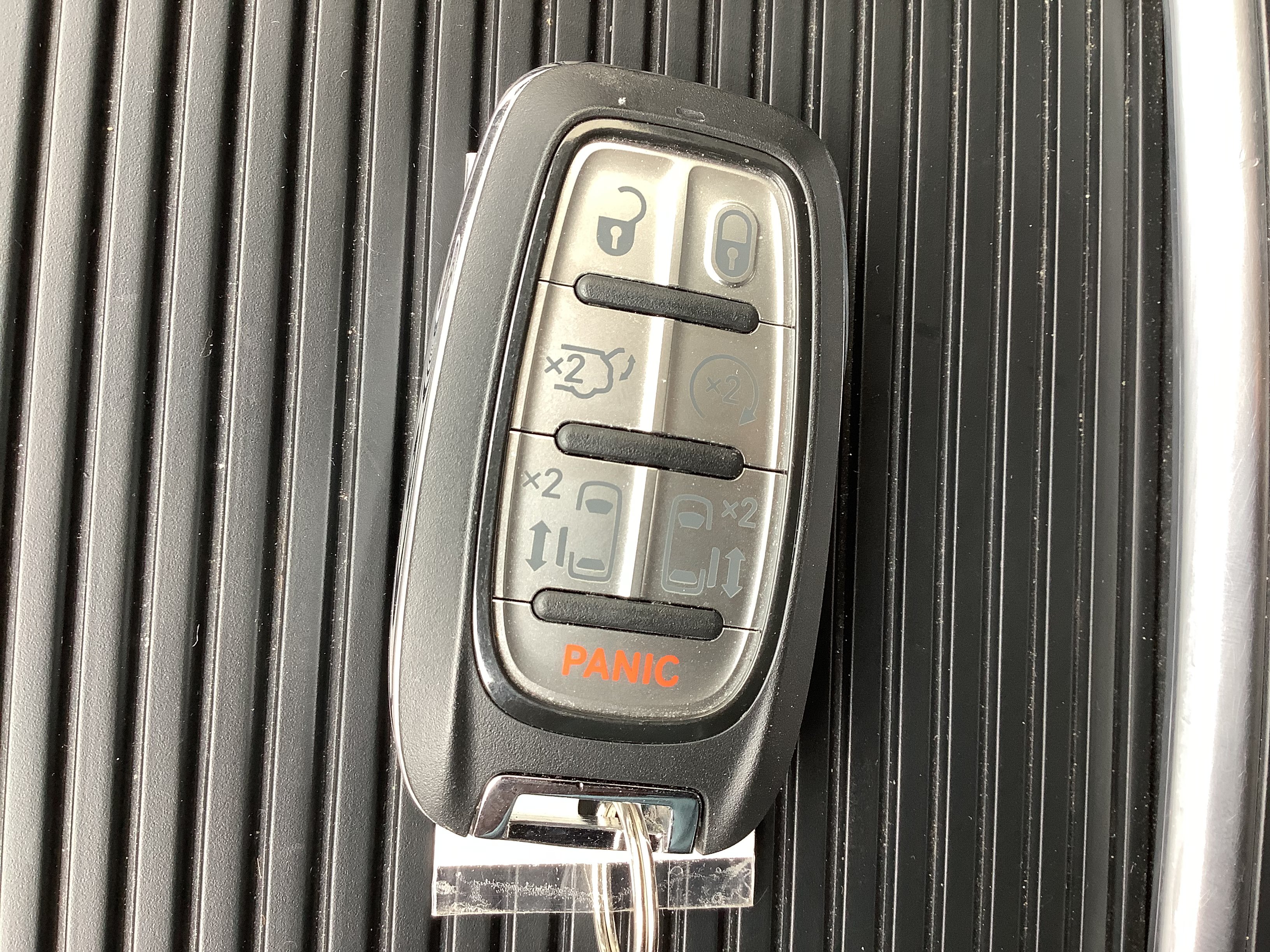 Used 2022 Chrysler Pacifica Touring-L FWD image 15
