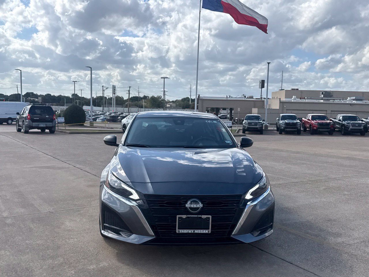 Used 2025 Nissan Altima 2.5 S FWD image 5