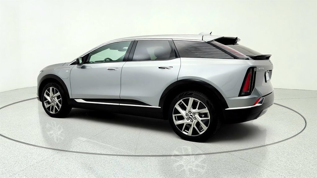 Used 2026 Cadillac Optiq Luxury 1 RWD image 7