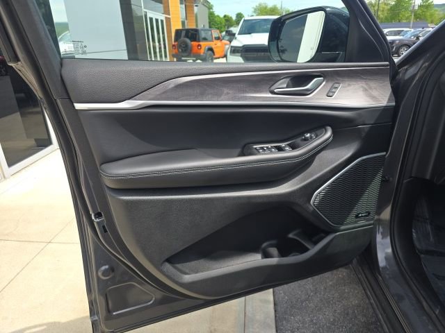 Used 2024 Jeep Grand Cherokee Limited 4xe image 10