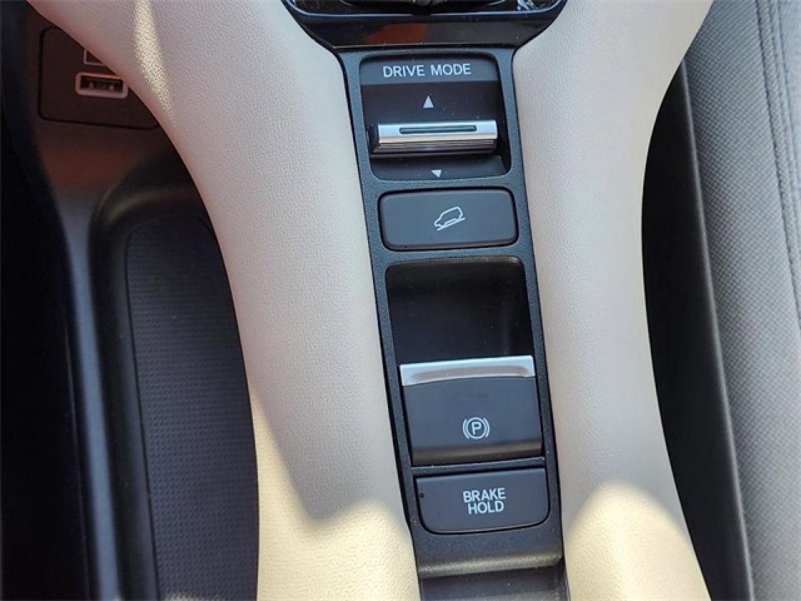 Used 2025 Honda HR-V LX image 22