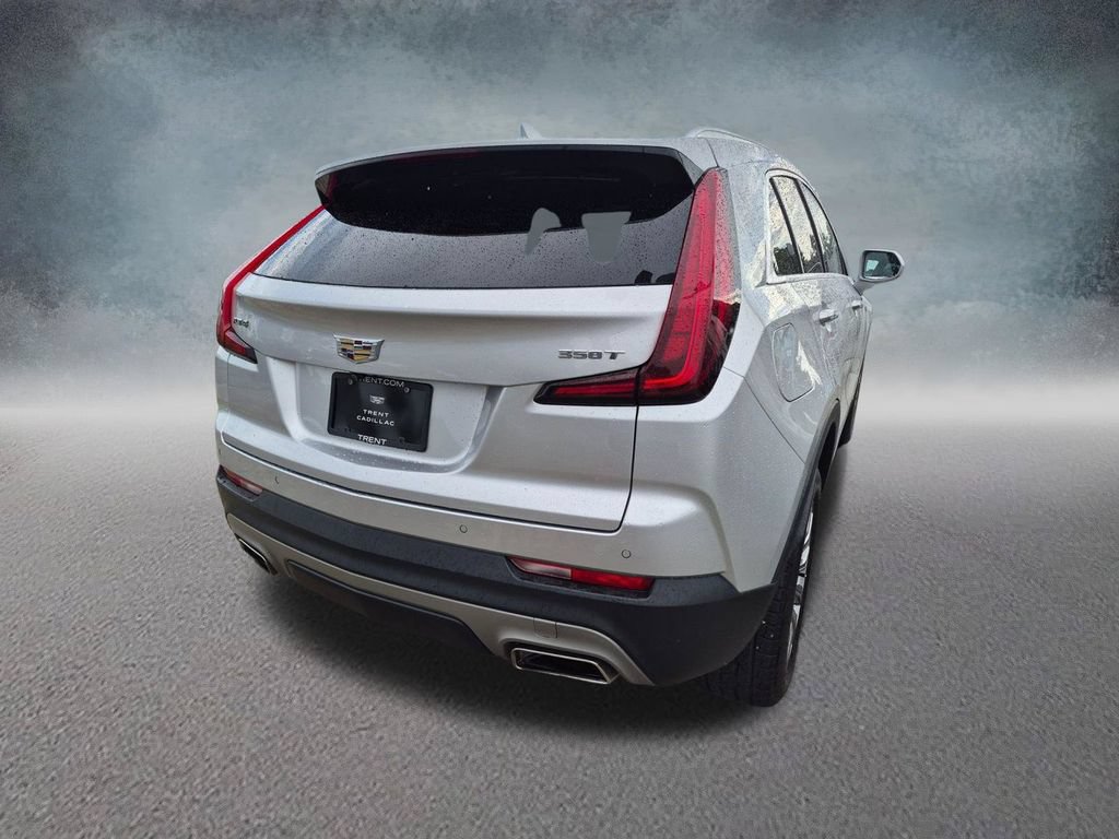 Used 2020 Cadillac XT4 Premium Luxury w/ Cold Weather Package FWD image 4