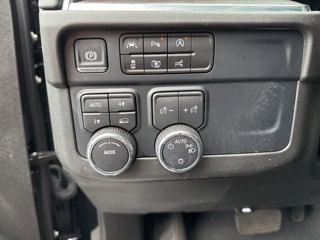 Used 2025 Chevrolet Tahoe LT AWD/4WD image 12