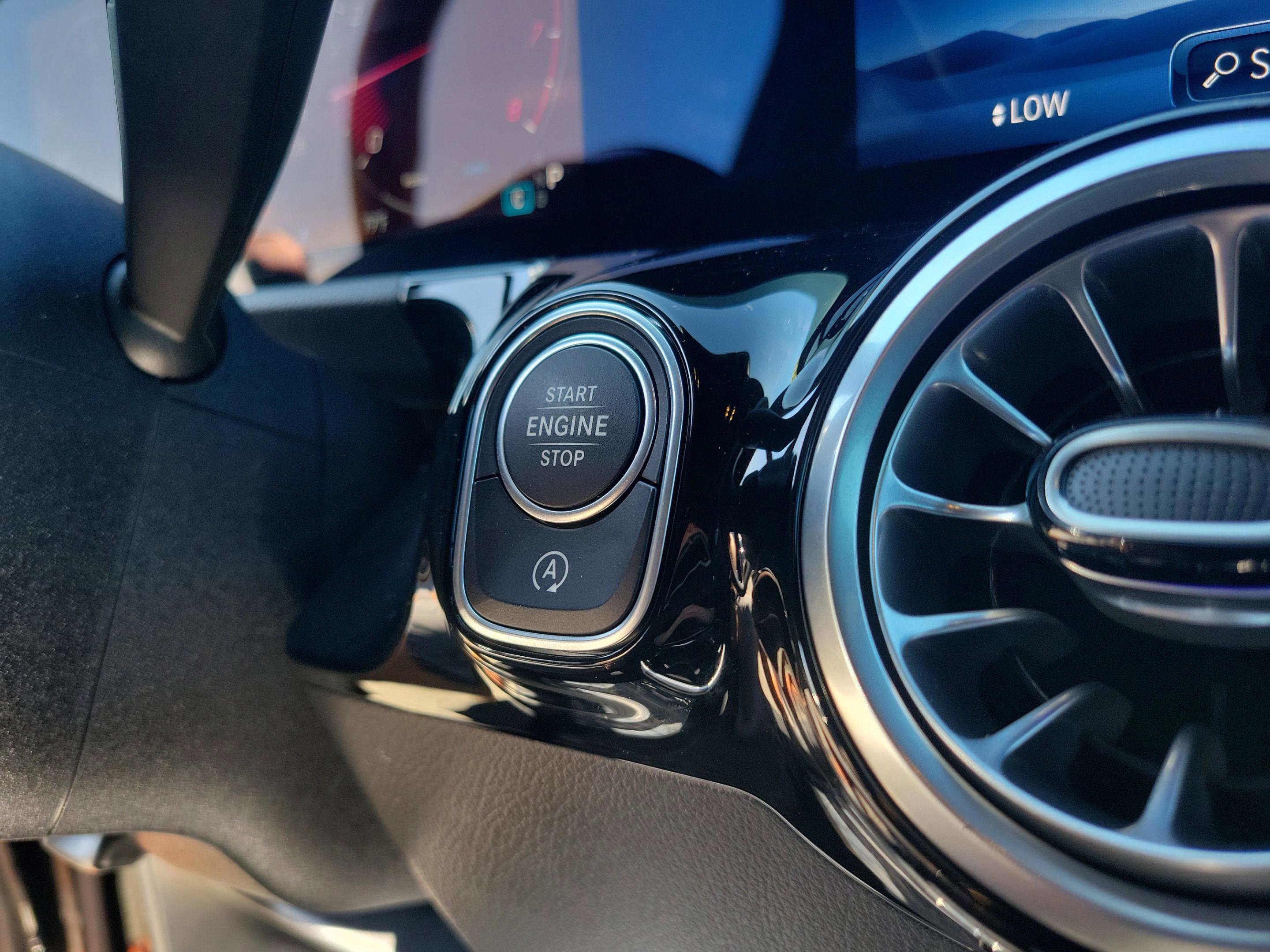 Certified 2025 Mercedes-Benz GLA 250 image 25