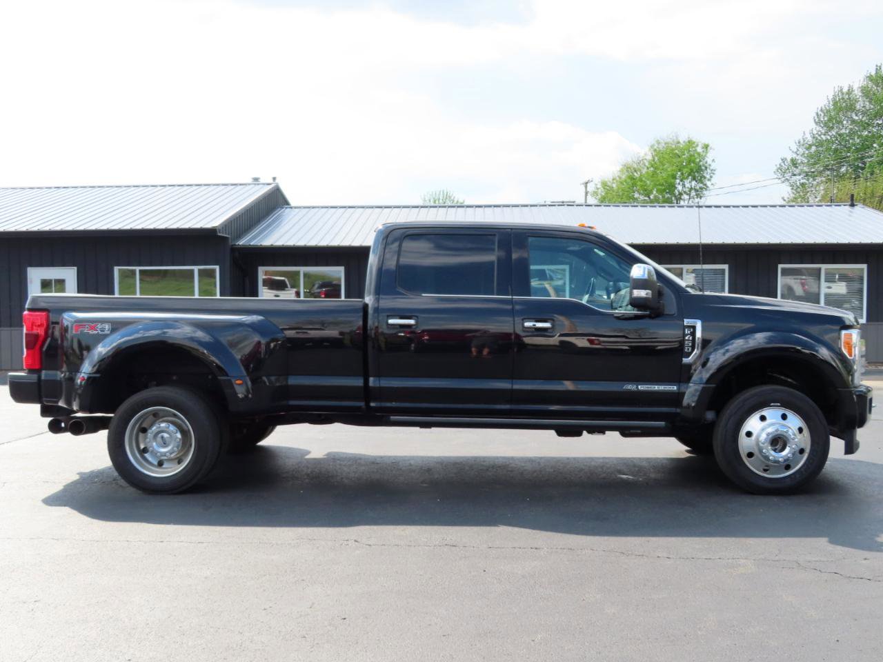 Used 2018 Ford F450 Platinum w/ Platinum Ultimate Package AWD/4WD image 7