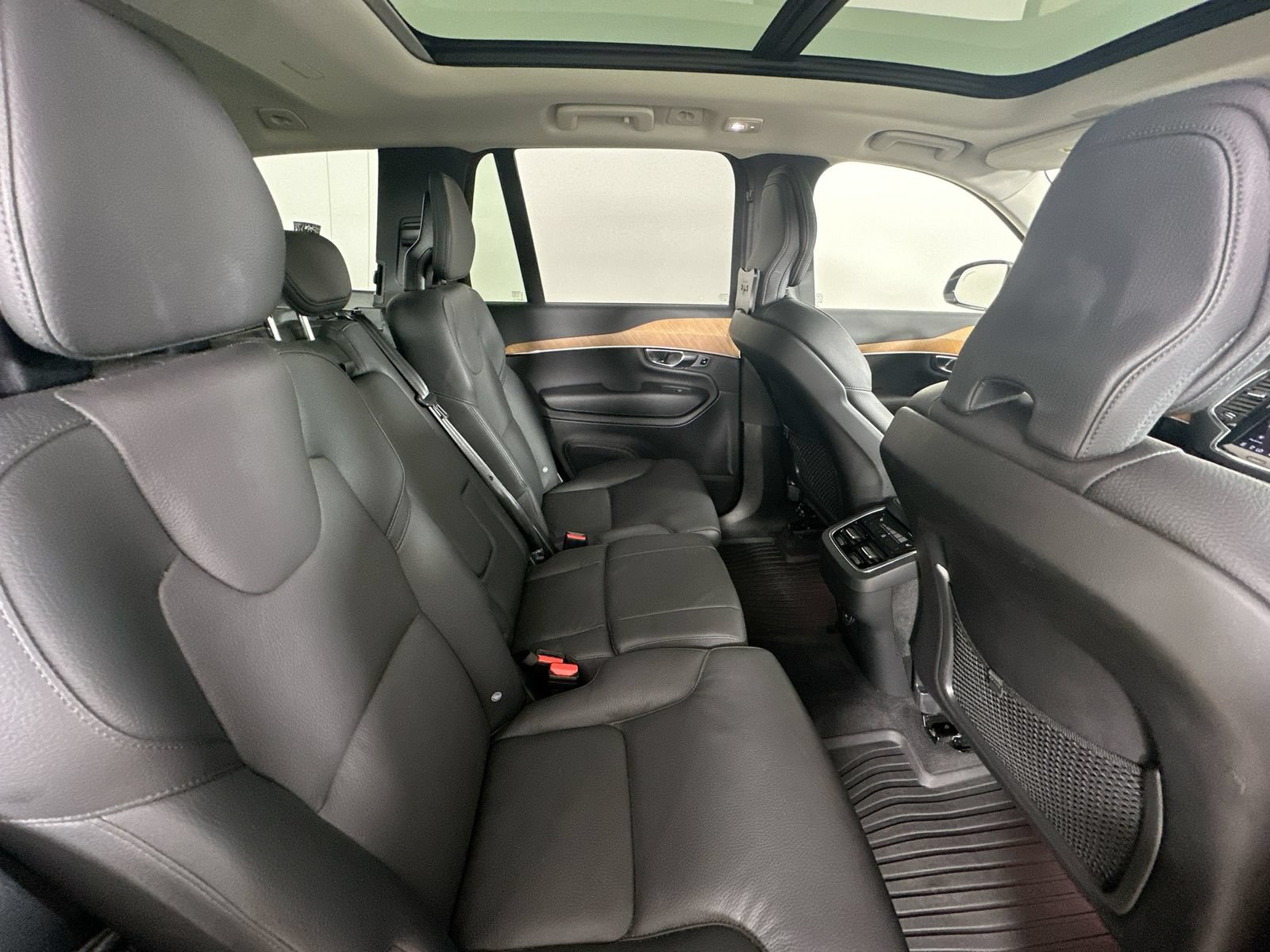Used 2025 Volvo XC90 B6 Plus w/ Protection Package AWD/4WD image 44