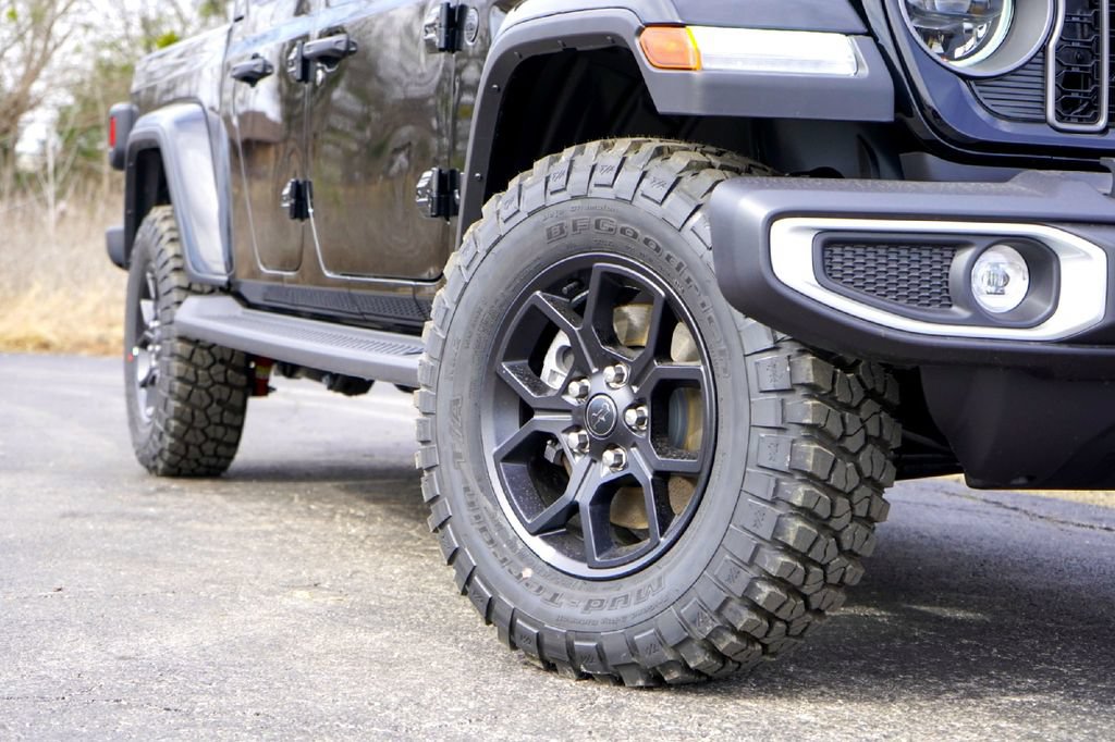 New 2026 Jeep Gladiator Sport AWD/4WD image 3