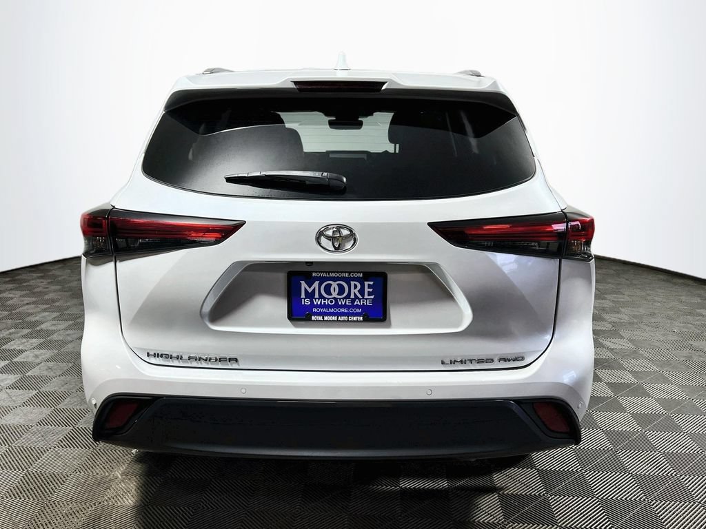 Certified 2023 Toyota Highlander Limited AWD/4WD image 6