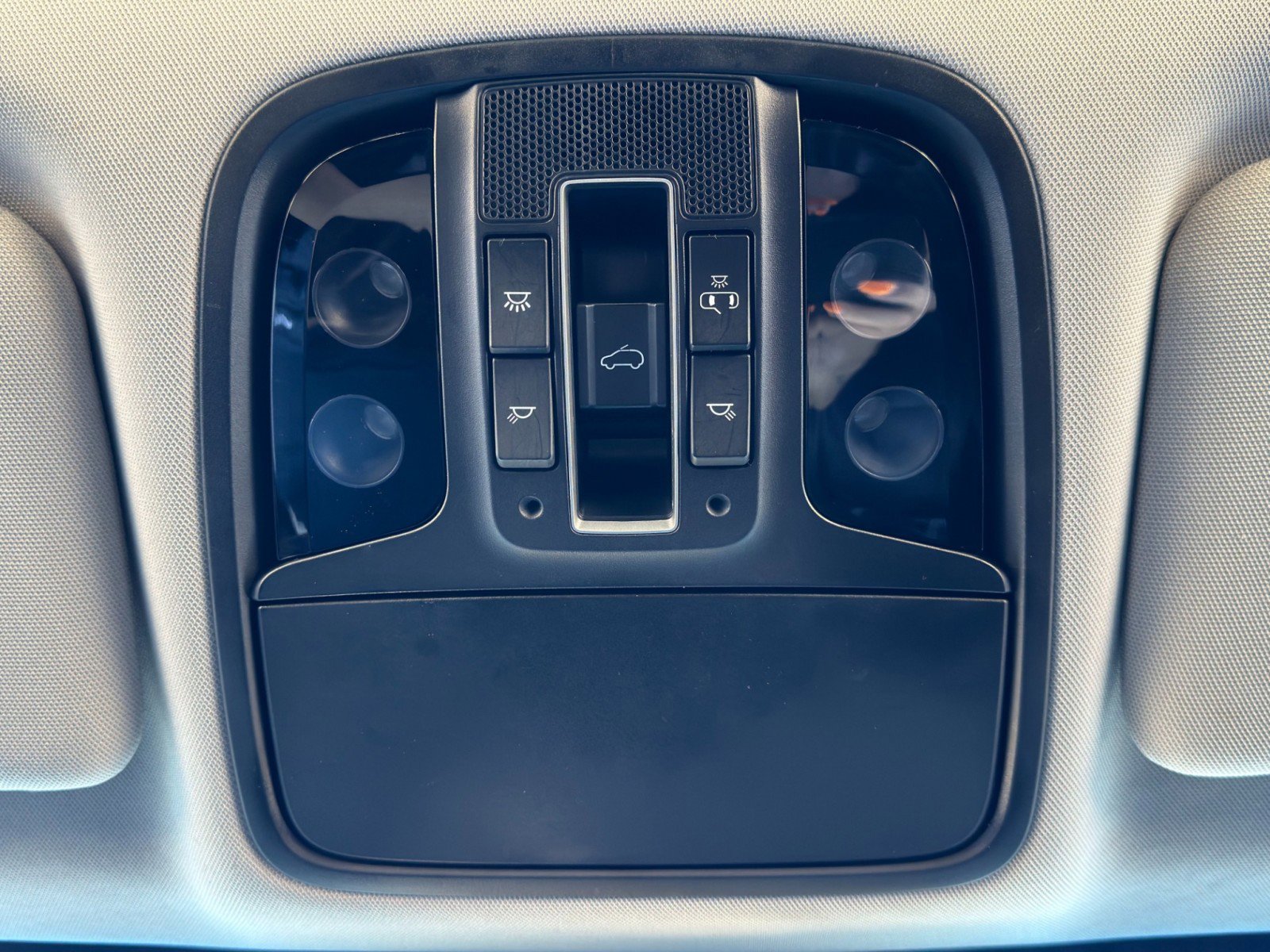 Used 2019 Kia Sorento SX w/ SX Touring Package image 37