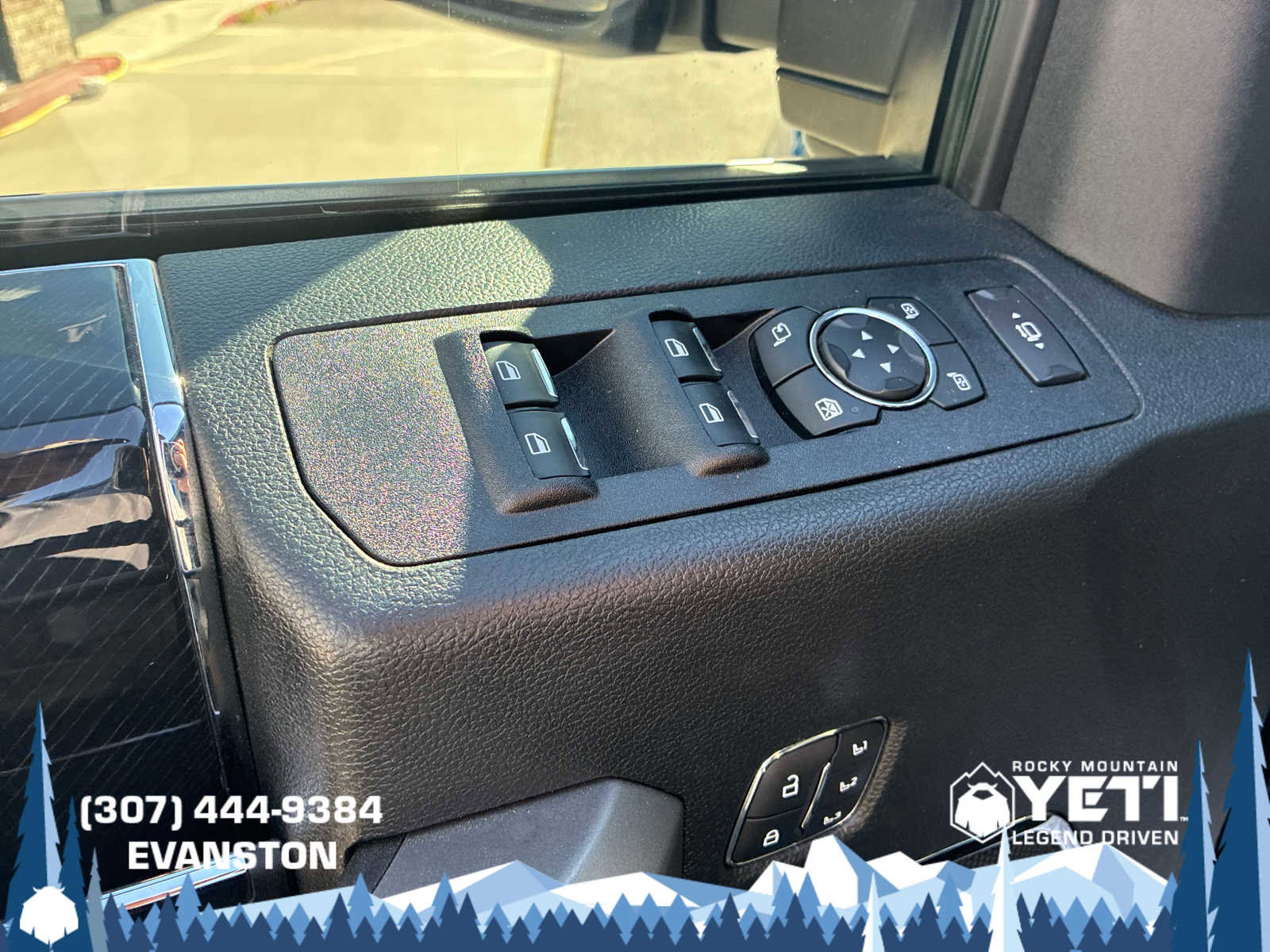 Used 2021 Ford F250 Platinum w/ Tremor Off-Road Package AWD/4WD image 12